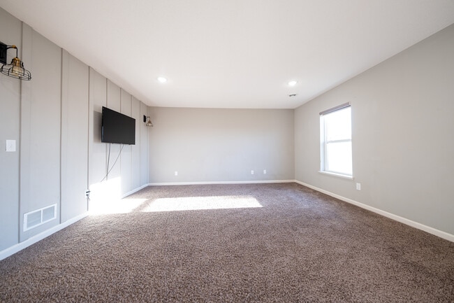 Building Photo - 15233 Emory Ave