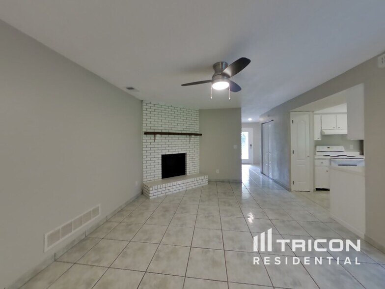 Building Photo - 361 Sagewood Dr