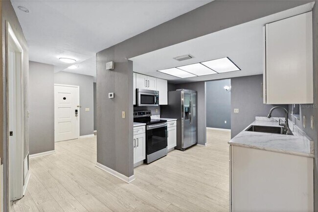 Building Photo - 1716 SW 77th Terrace