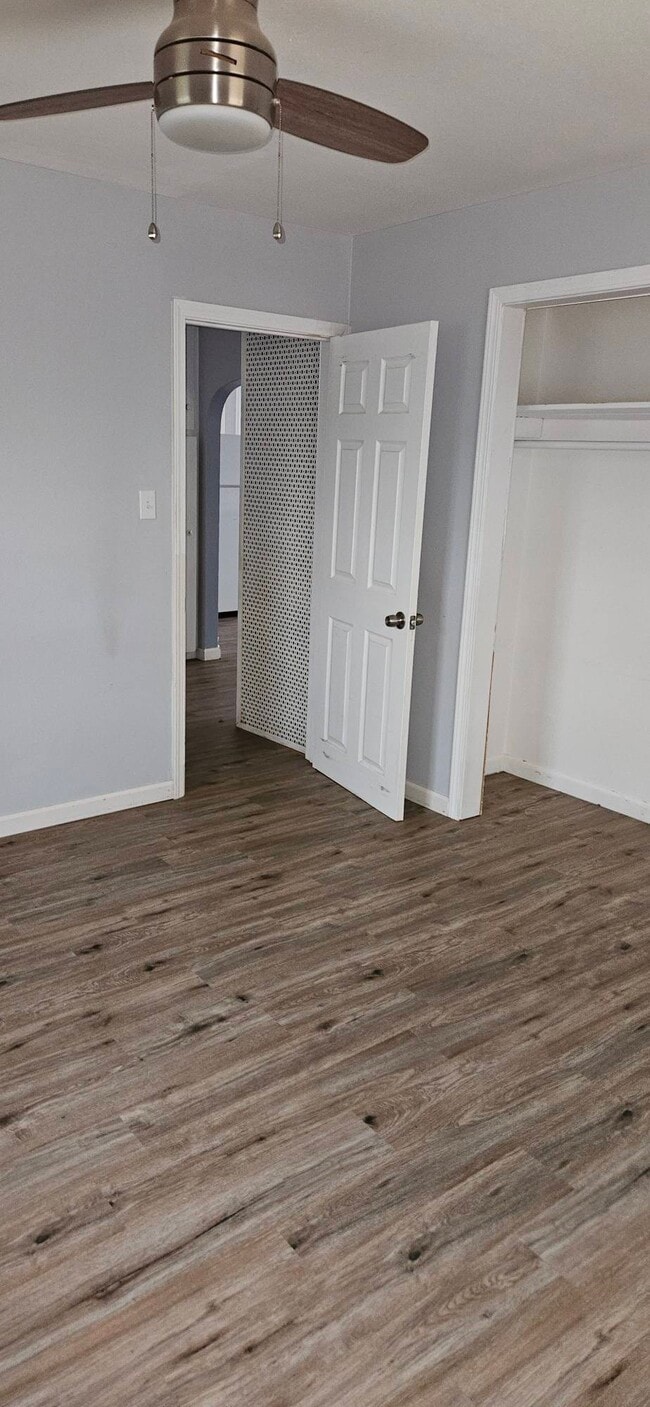 Building Photo - 1413 5th Ave NW