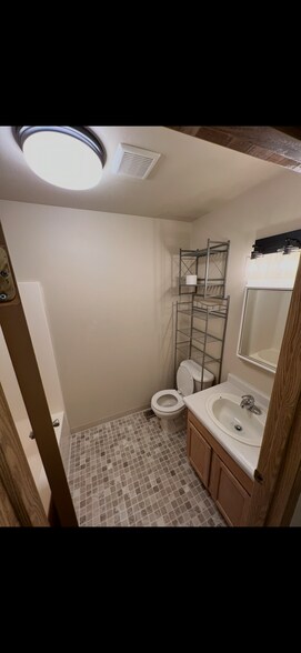 Building Photo - 225 E Stonehaven Cir