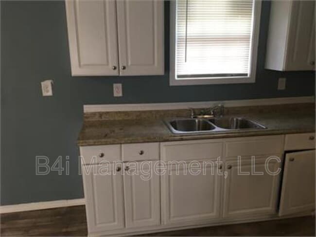 Building Photo - 324 Macedonia Rd SE