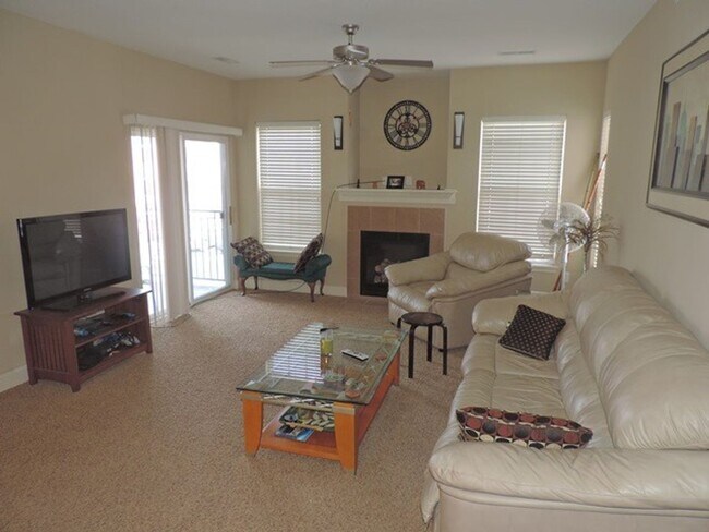 Building Photo - $2000 | 3 Bedroom, 2 Bathroom Condo | No P...