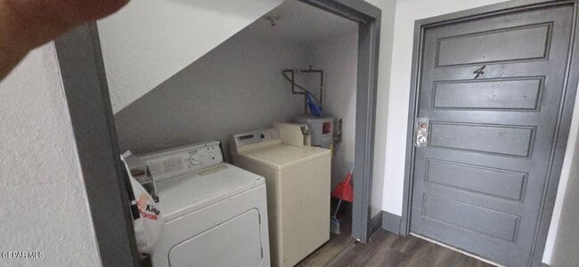 Building Photo - 515 W Missouri Ave