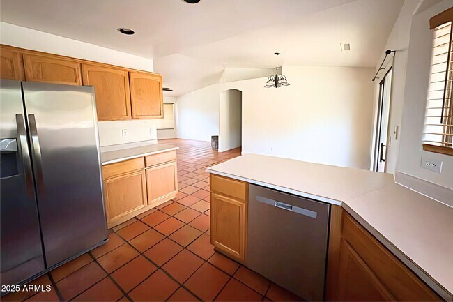 Building Photo - 9431 Serpentine Ln