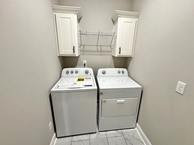 Building Photo - Exquisite new construction 4BR home now be...