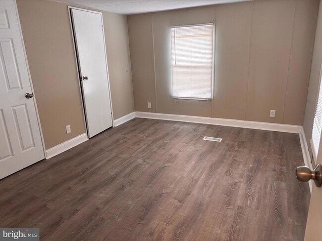 Building Photo - 7357 William Ave