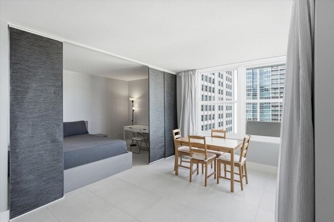 Building Photo - 2899 Collins Ave