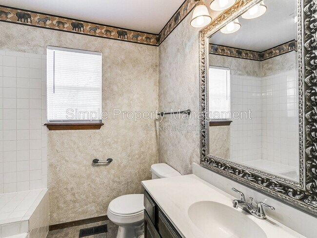 Building Photo - 3837 Sunward Cir