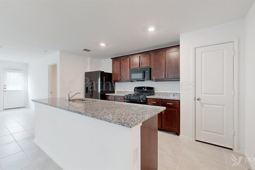 Building Photo - 1222 Tallow Trl