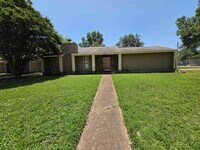 Building Photo - 6369 Golden Park Dr