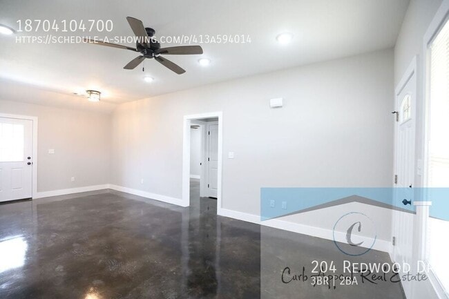 Building Photo - 204 Redwood Dr