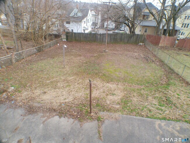 Building Photo - 150 Platt St