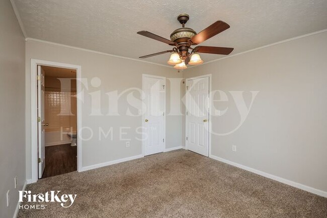 Building Photo - 240 Pebble Ridge Dr