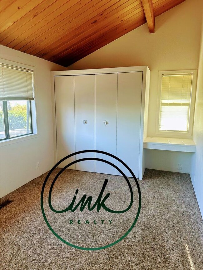 Building Photo - Spacious Corner Lot near Foothills