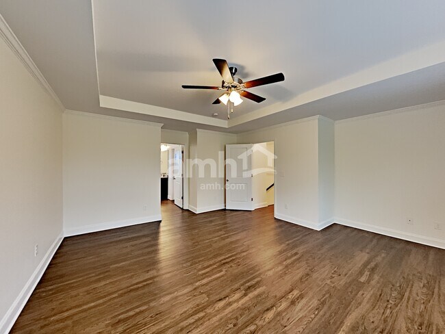 Building Photo - 4328 Longfellow Dr