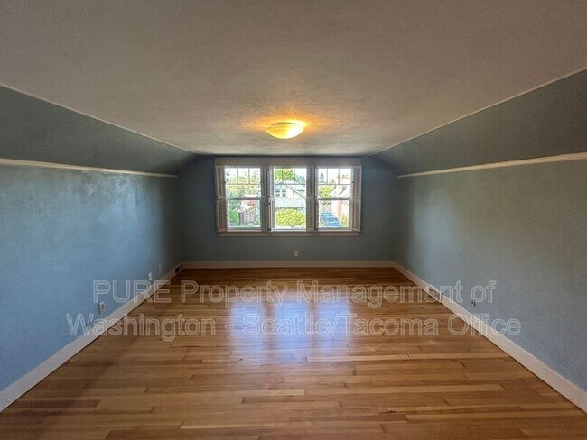 Building Photo - 208 N Washington Ave