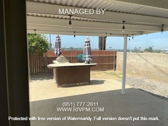 Building Photo - Great commuter location, coming soon!