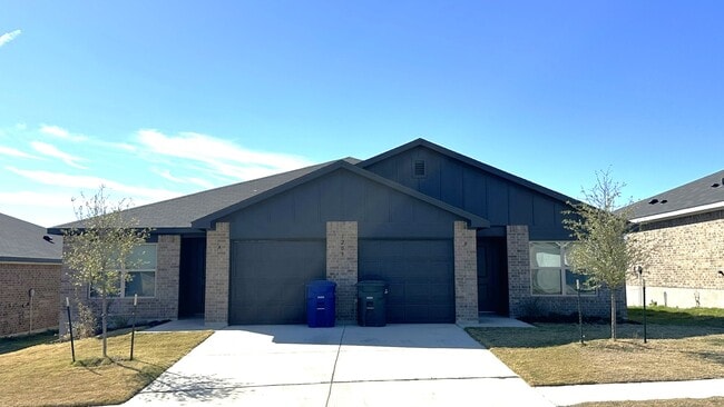 Building Photo - 1209 Lehmann