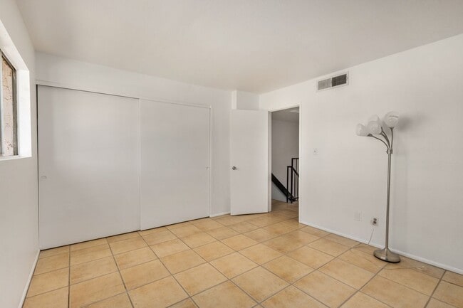 Building Photo - 1052 S San Jose