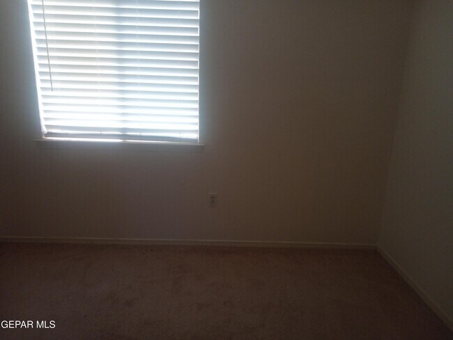 Building Photo - 13975 Vaquero Rock Dr