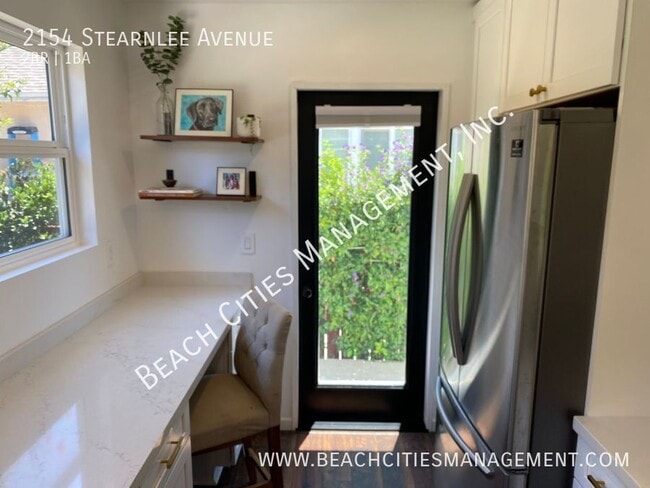 Building Photo - 2154 Stearnlee Ave