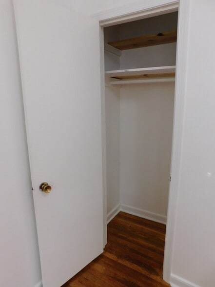 Closet 1 - 12113 Richmond St