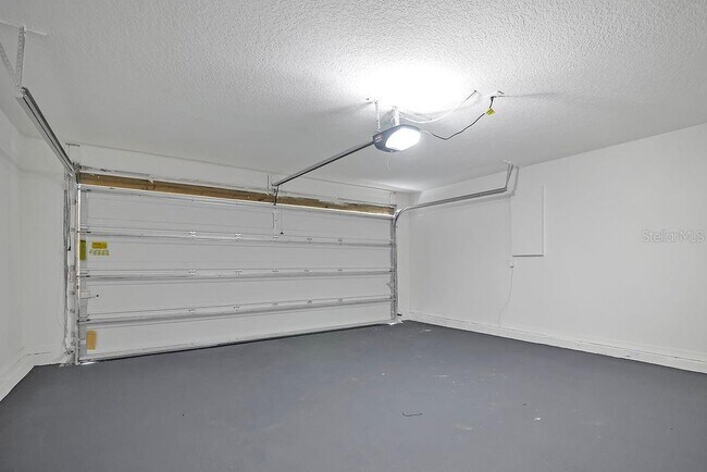 Building Photo - 303 Anchovie Ct