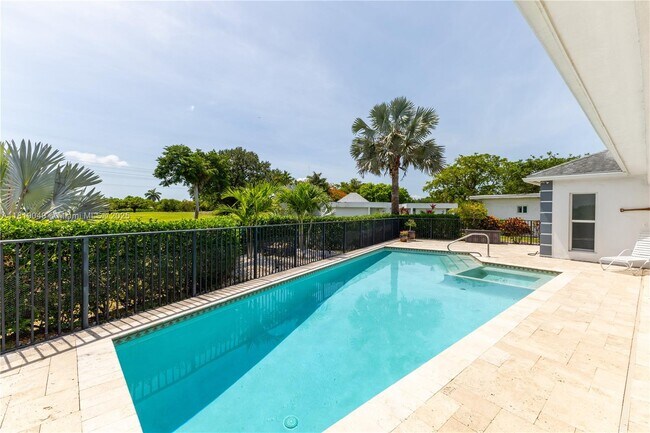 Building Photo - 4902 N Travelers Palm Ln