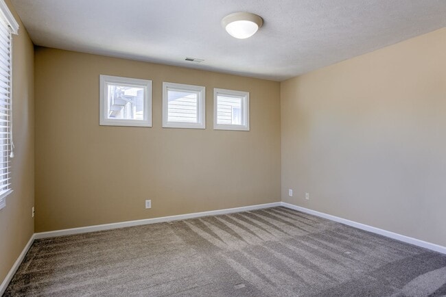Building Photo - Must See 3 Bedroom In Bellevue!!