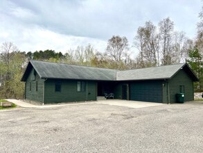 Building Photo - 2515 Old Golf Course Rd