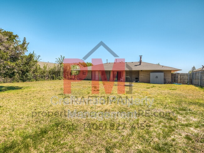 Building Photo - 13601 Pinehurst Rd