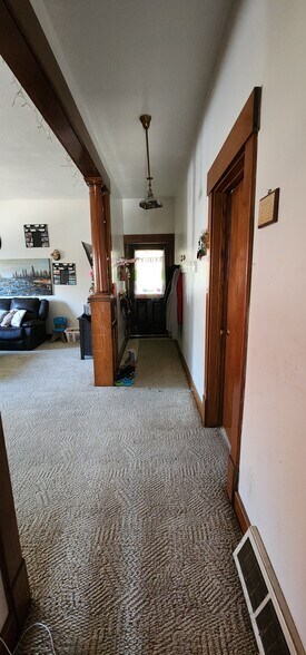 Building Photo - 807 Chicago St