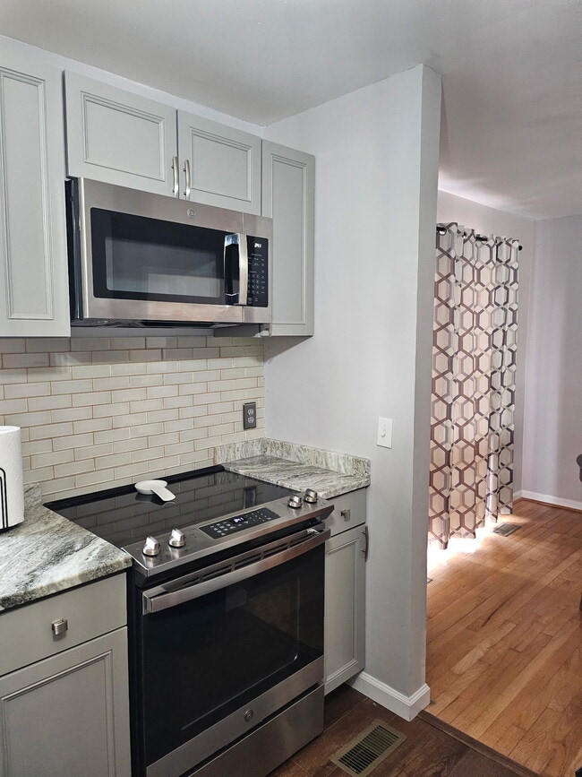 Building Photo - 10 Edith Key St