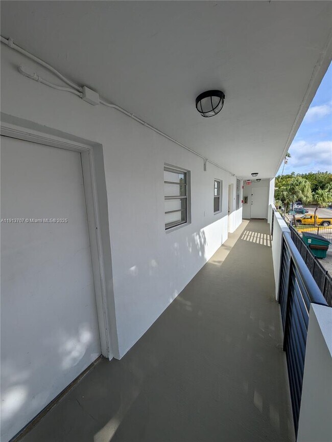 Building Photo - 631 Jefferson Ave