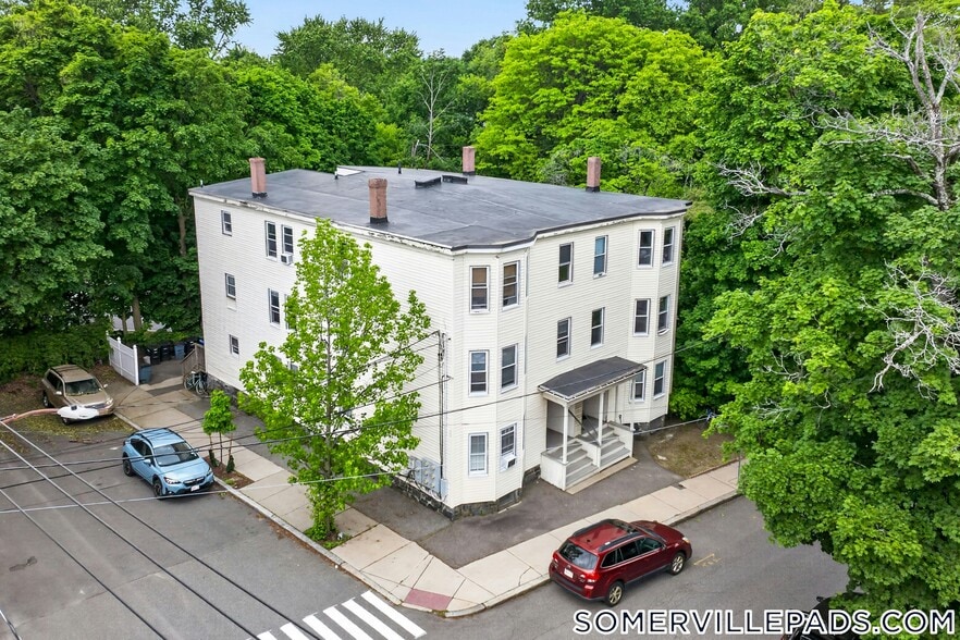 Building Photo - 112 Woodstock St