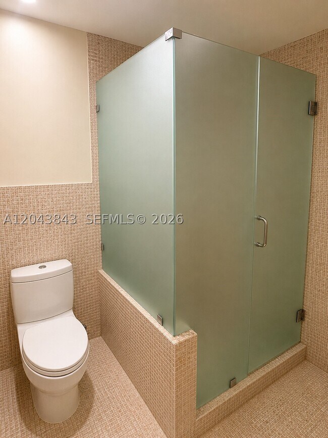 Building Photo - 5255 Collins Ave