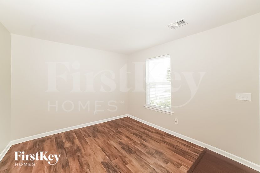 Building Photo - 5720 Misty Hill Cir