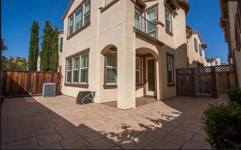 Building Photo - 3601 Rocking Horse Ct