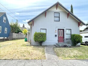 Building Photo - Vernon neighborhood Cape Cod style 3 bedro...