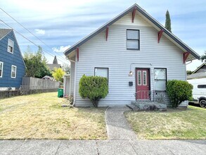 Building Photo - Vernon neighborhood Cape Cod style 3 bedro...