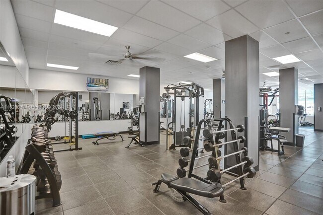 Building Photo - 2501 S Ocean Dr