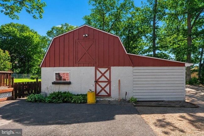 Building Photo - 930 Sykesville Rd