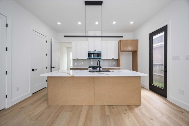 Building Photo - 4337 Clover St