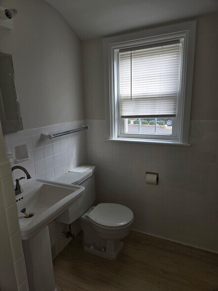 Building Photo - 1405 Washington St