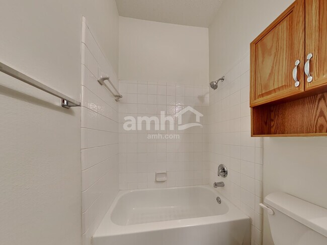 Building Photo - 4612 Belladonna Dr