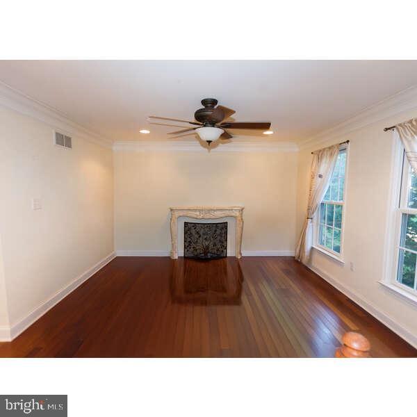 Building Photo - 114 Riverview Ave