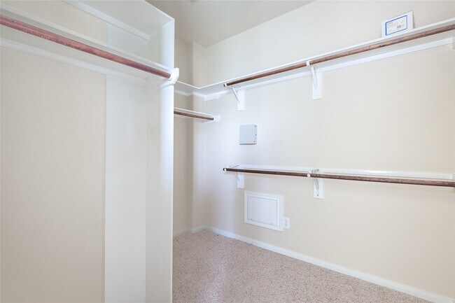 Building Photo - 26114 Sandersgate Ln