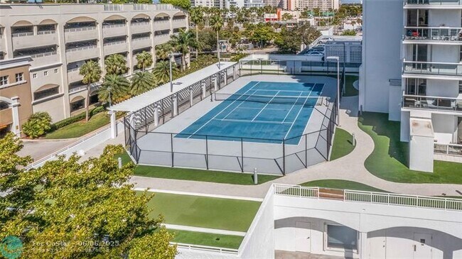Building Photo - 3015 N Ocean Blvd