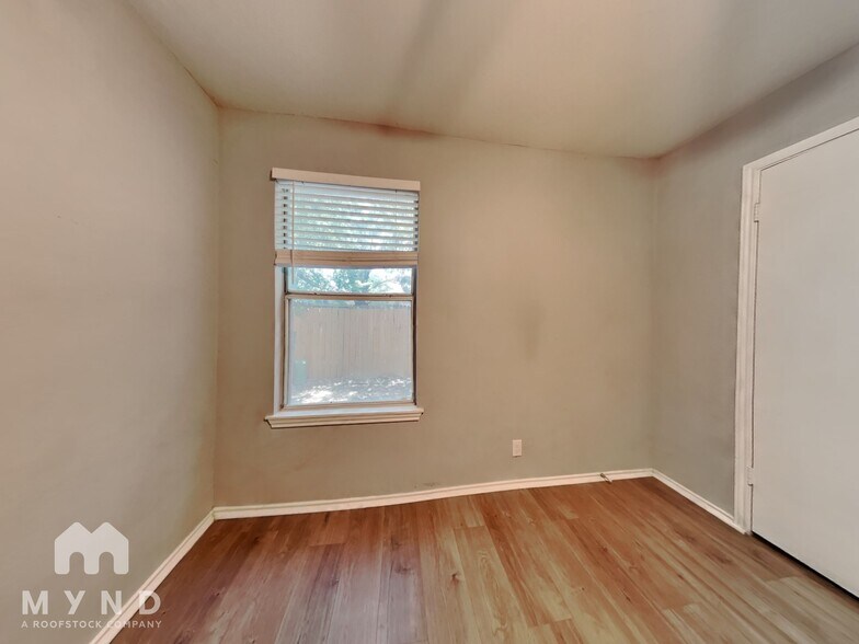 Building Photo - 6006 Ashley Spring